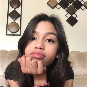 Meet your Posher, Laurissa